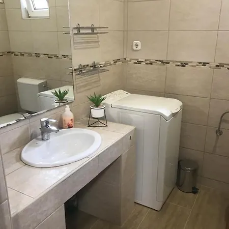 Balatonkenesei Vendeghaz