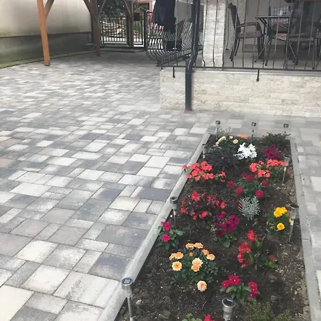 Balatonkenesei Vendeghaz *