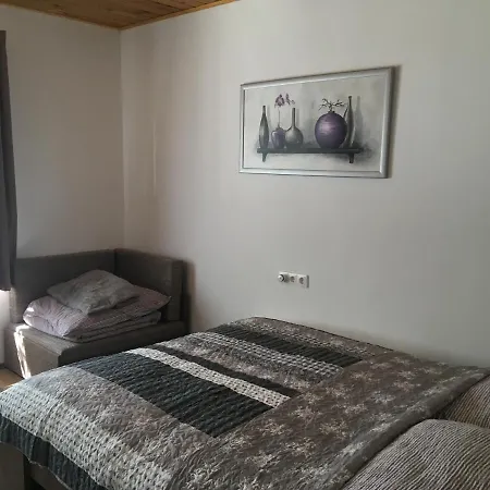 Balatonkenesei Vendeghaz 公寓 巴拉腾肯尼斯